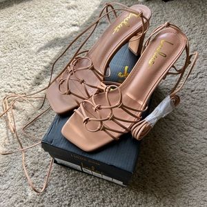 NWT/BOX women’s strappy nude heeled sandals size 7, NBW